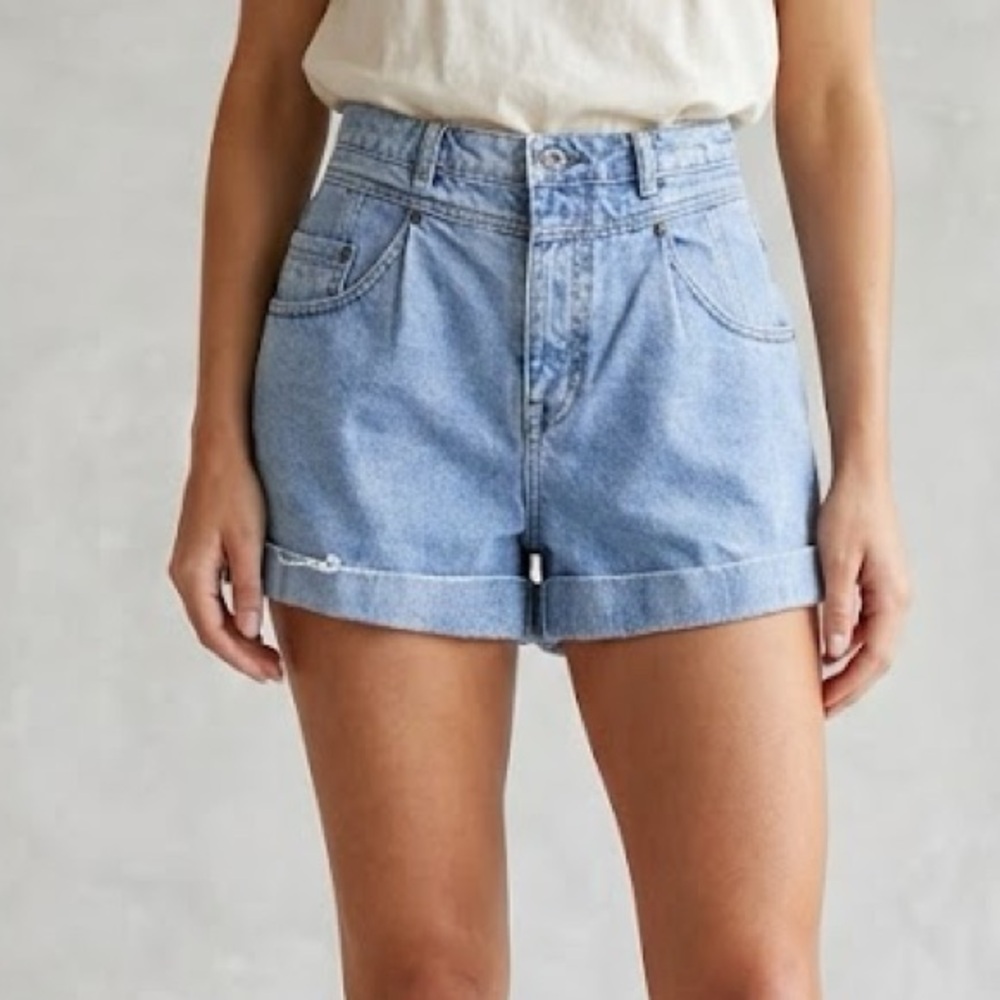 High-Rise Rolled Hem Denim Shorts - Light Blue